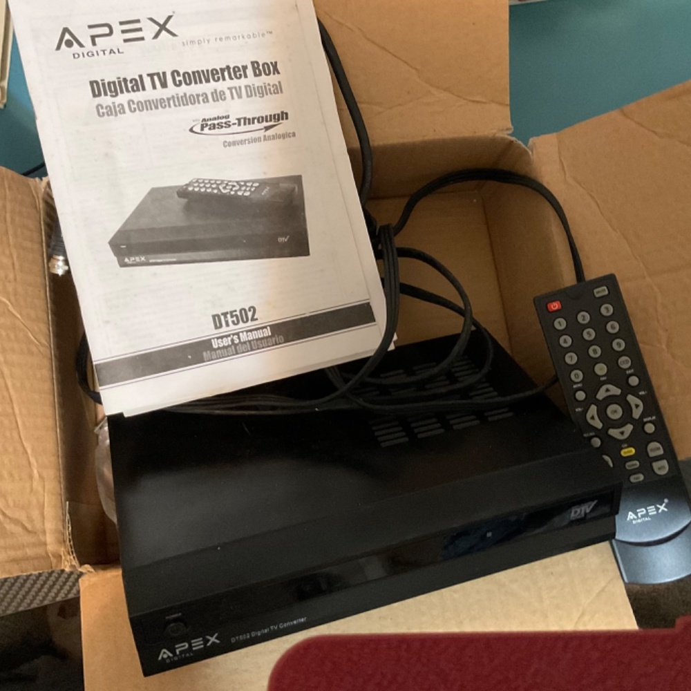 APEX DIGITAL CONVERTER BOX - Picture 5 of 5